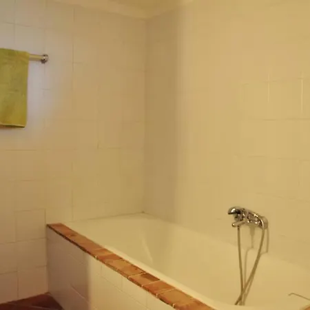 Finetsioslenia House Case de vacanță