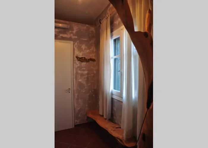 Finetsioslenia House *